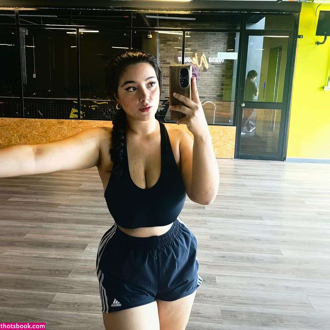 naturalvalentinaa Photo #4