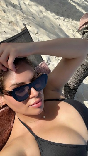 Nazanin Kavari Photo #23