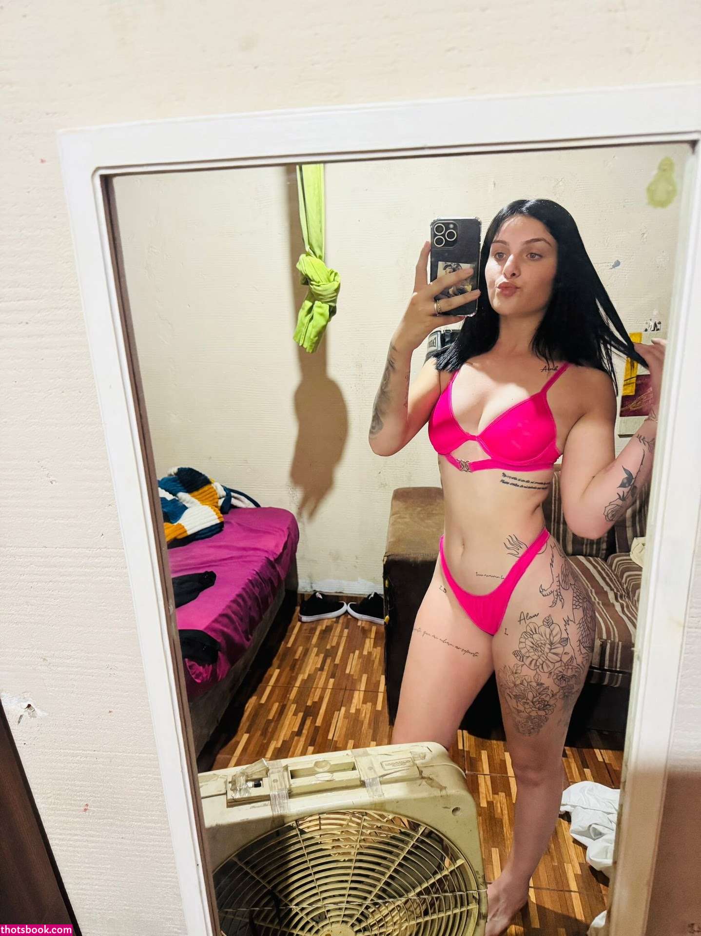 emmaatabernaa16 Photo #12