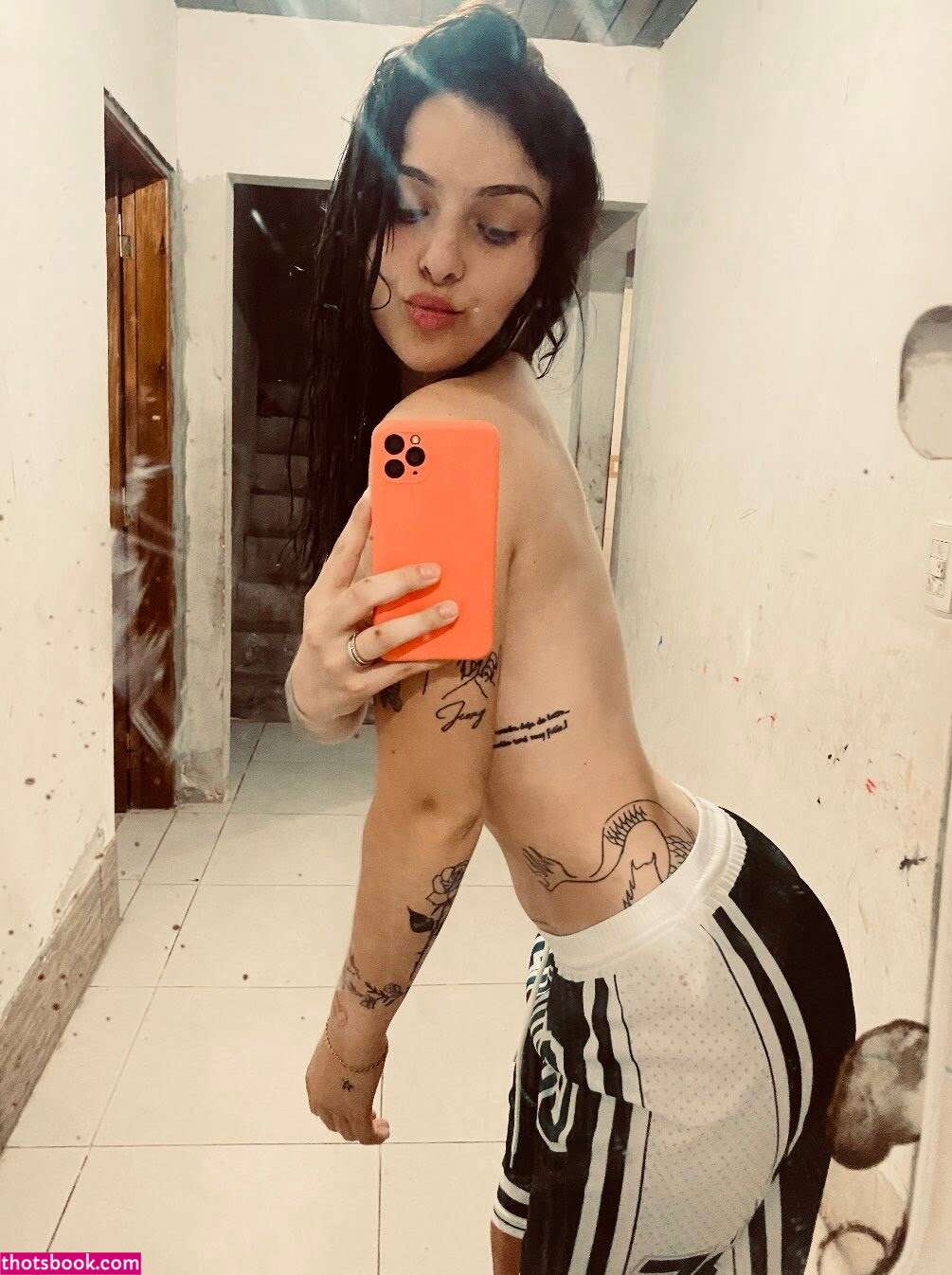 emmaatabernaa16 Photo #17