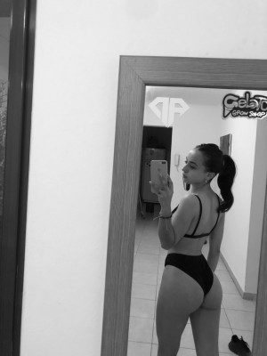 Luna Giovanni Photo #8