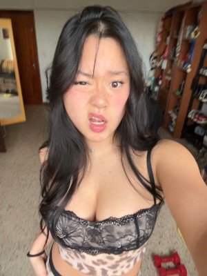 Michela Han Photo #16