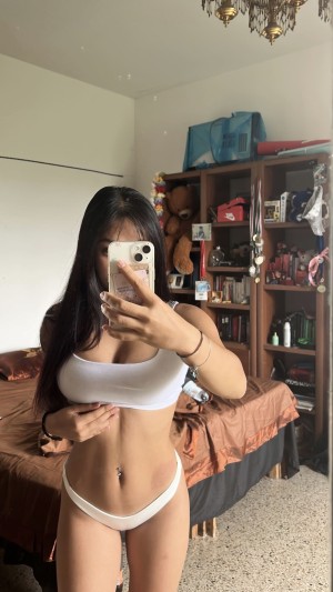 Michela Han Photo #19