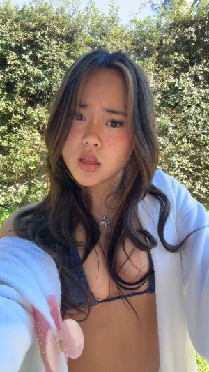 Michela Han Photo #30