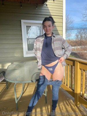 Welcometothesmokeshow Photo #18