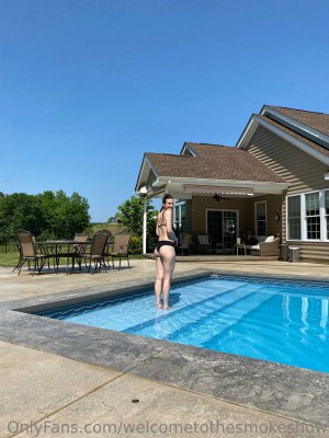 Welcometothesmokeshow Photo #43