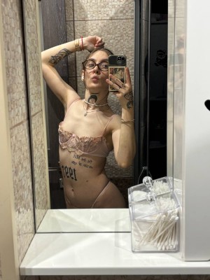 Antonina Moon Photo #12