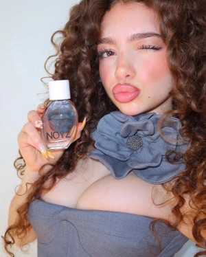 Demitra Kalogeras Photo #5