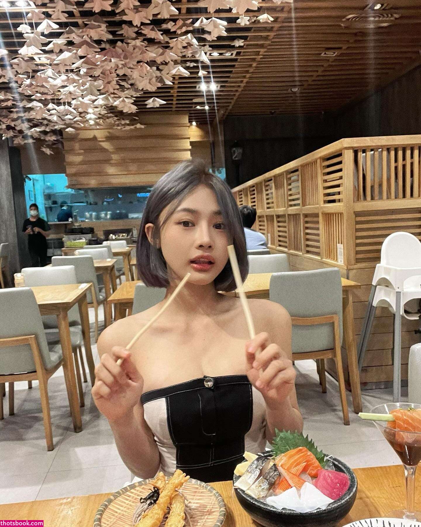 Prapatsorn Theethatburee Photo #13