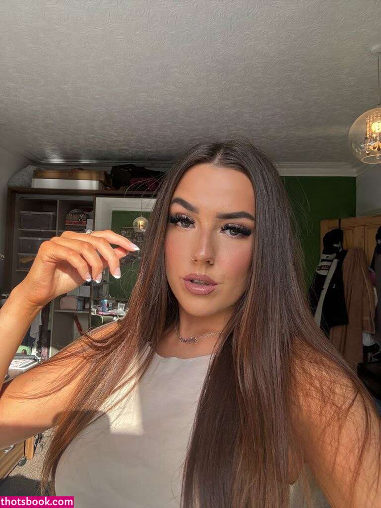 Courtney Dawson Photo #15