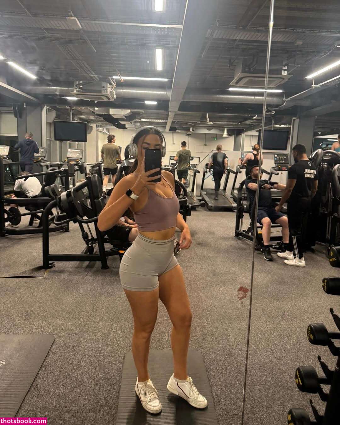 Courtney Dawson Photo #45