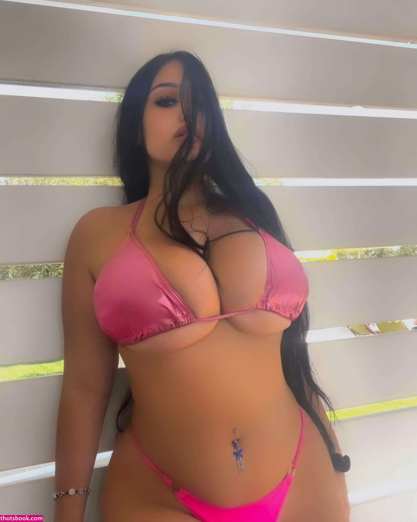 Denise Loi Photo #35