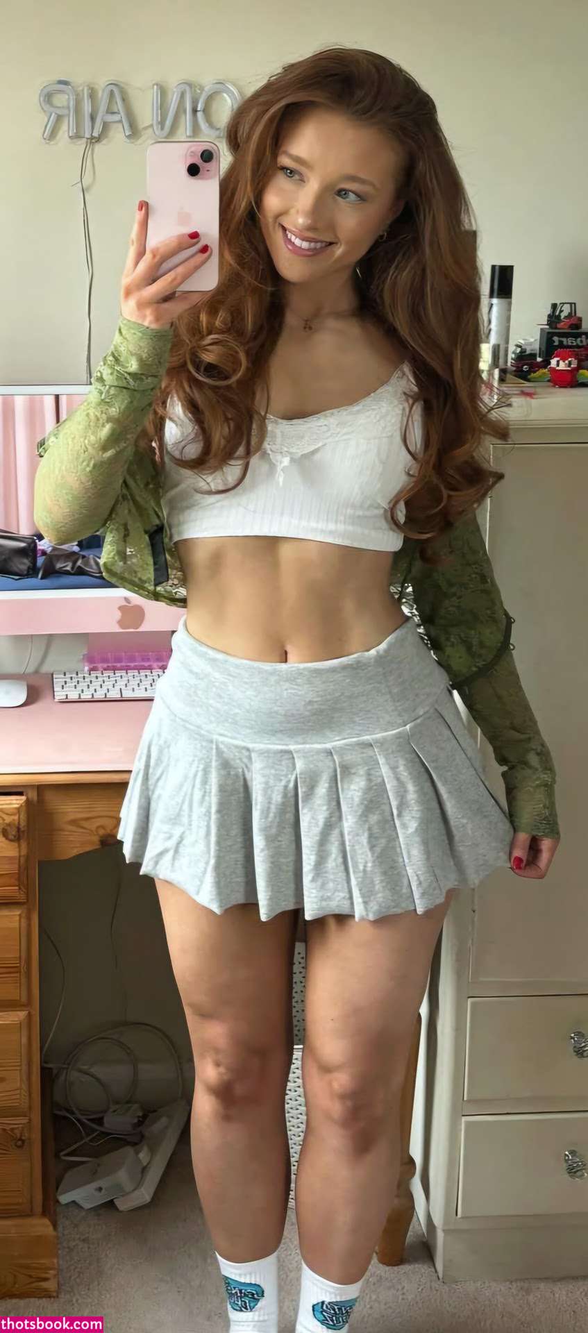 phoebeisginger Photo #34