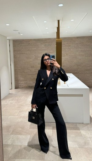 Radhika Seth Photo #4