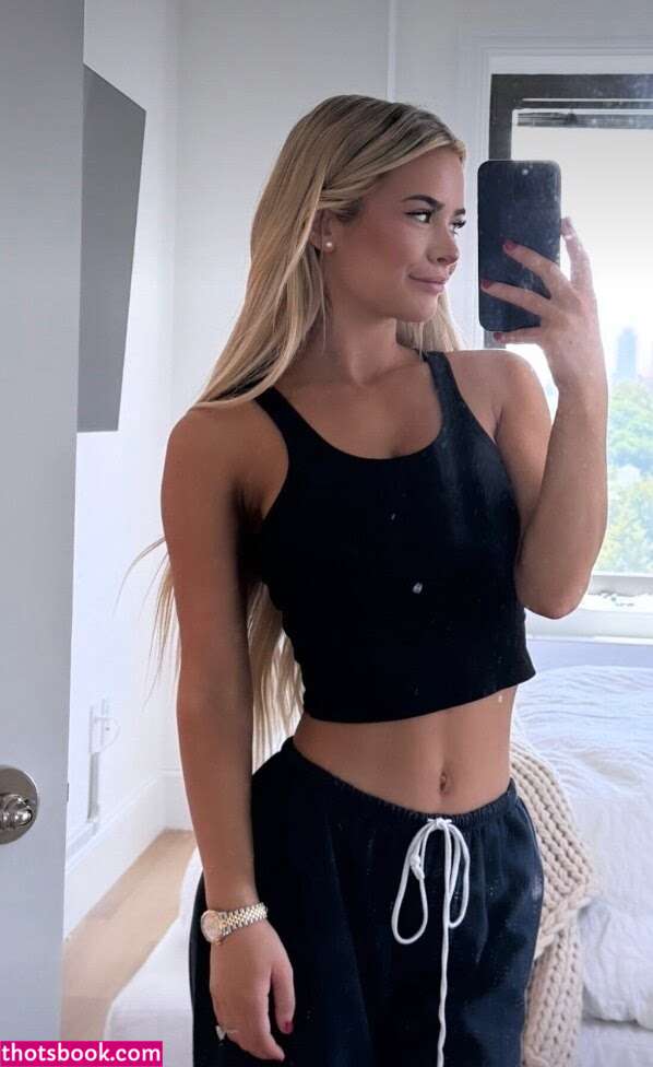 Emily Elizabeth Photo #266