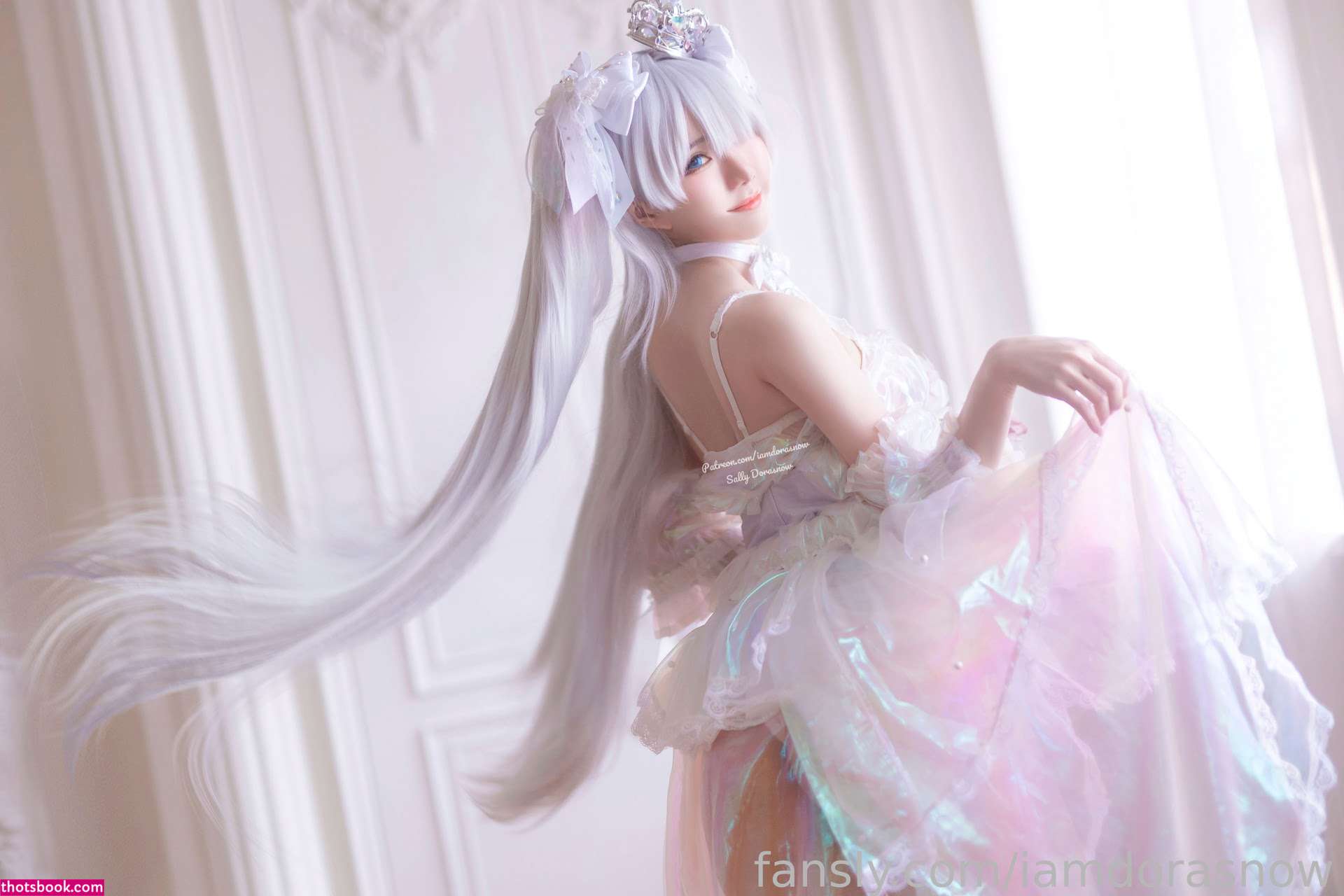 Sally Dorasnow Photo #298