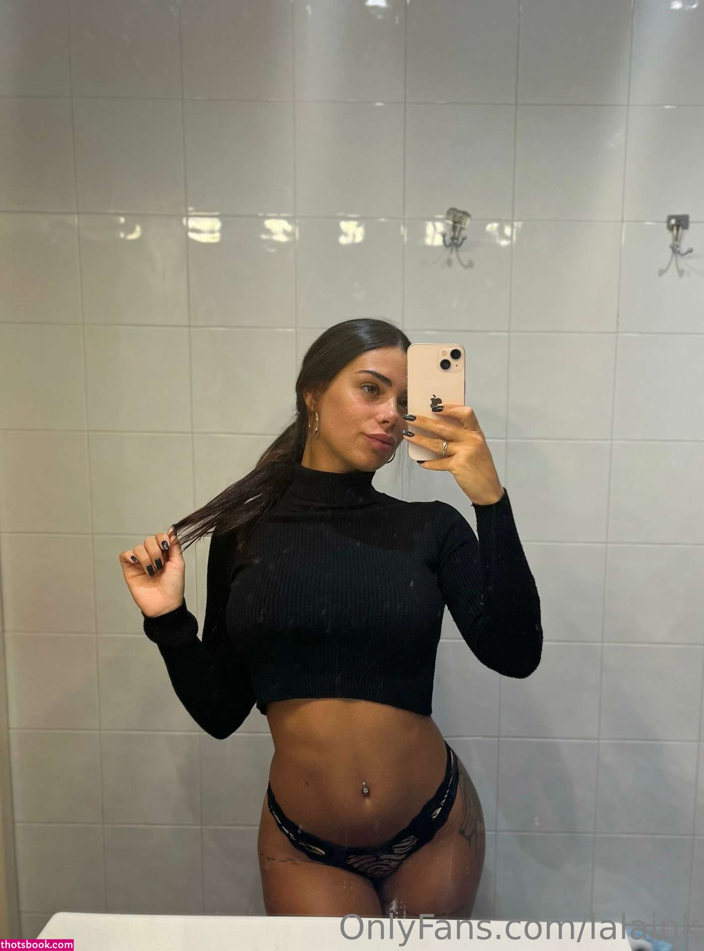 Laura Tarres Photo #49