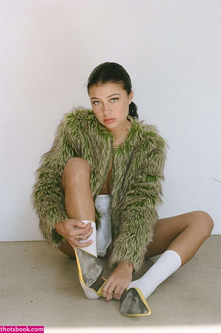 Ash Dalonzo Photo #3