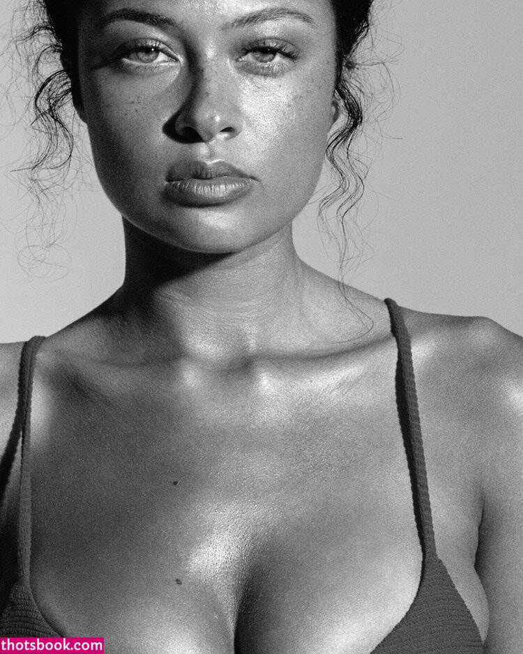 Ash Dalonzo Photo #14