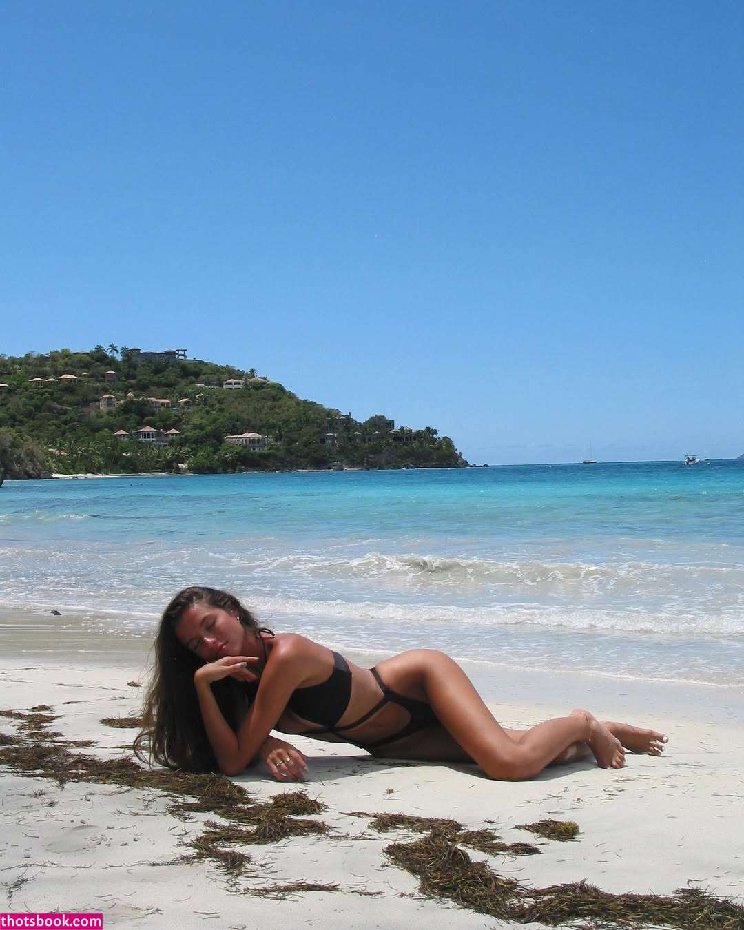 Maya Manesis Photo #24