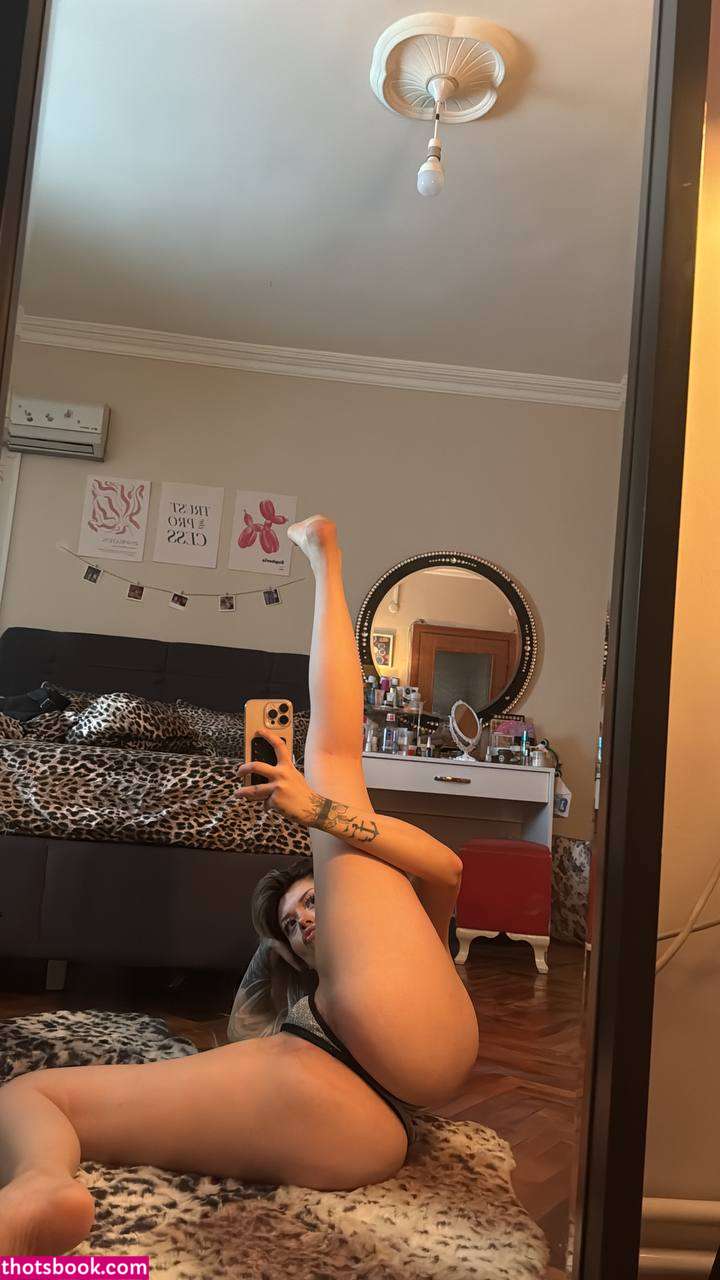 Simge Barankoglu Photo #11