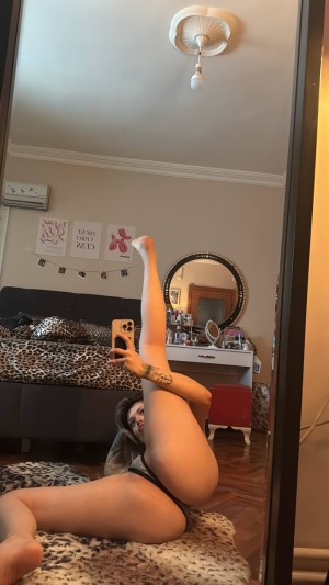 Simge Barankoglu Photo #11