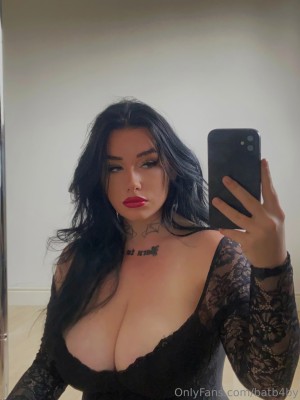 leahhnicholls Photo #15