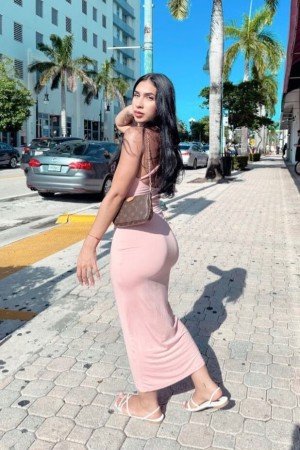 Neila Corona Photo #19