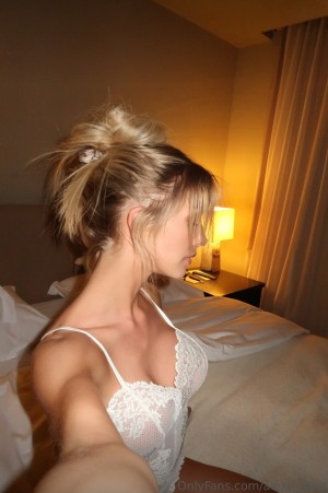 Alexa Breit Photo #120