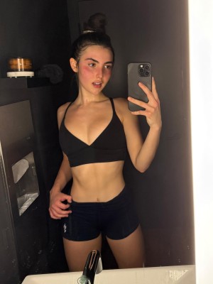 Andrea Botez Photo #4