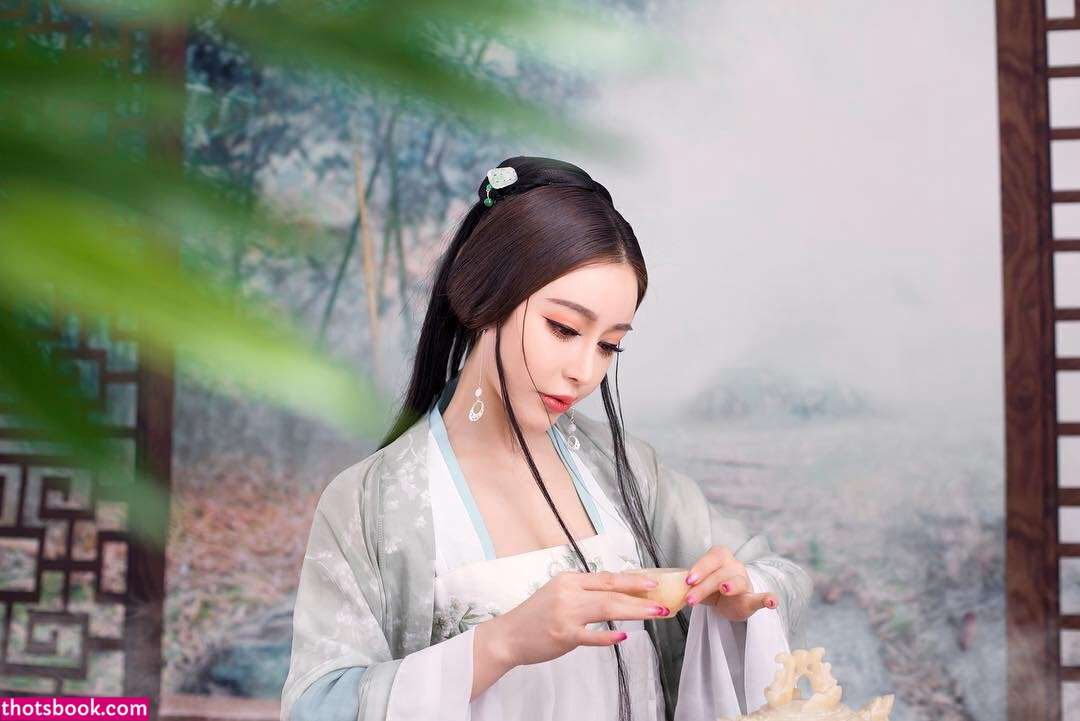 Yuan Herong Photo #95