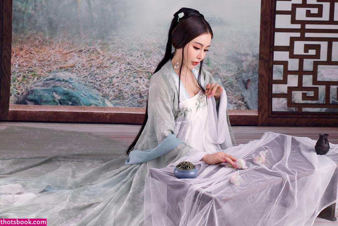 Yuan Herong Photo #97