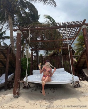 Elsa Jean Photo #580