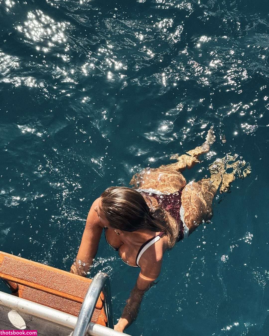 Kara Del Toro Photo #6