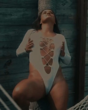 Karolina Kowalkiewicz Photo #7