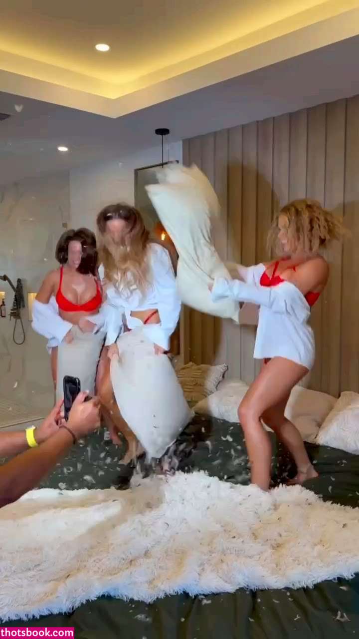 Karolina Kowalkiewicz Photo #34