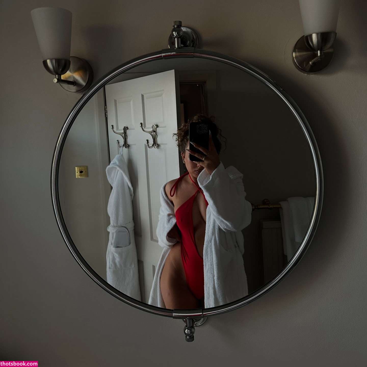 Olivia Alex Photo #5