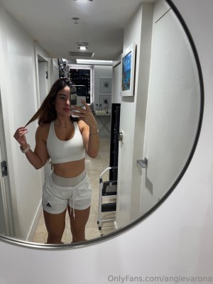 Angie Varona Post #73