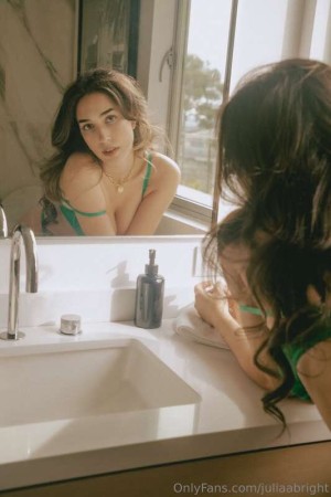 Julia Bright Photo #351