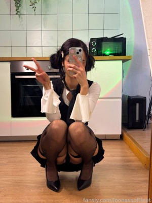 Loonassoftfeet Photo #309