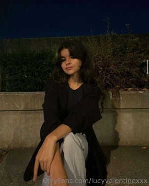 Lucyvalentinexxx Photo #6