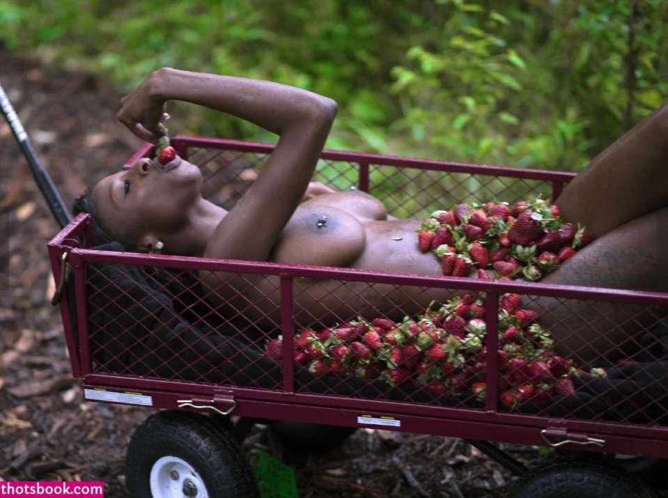 Phylia Calloway Photo #41