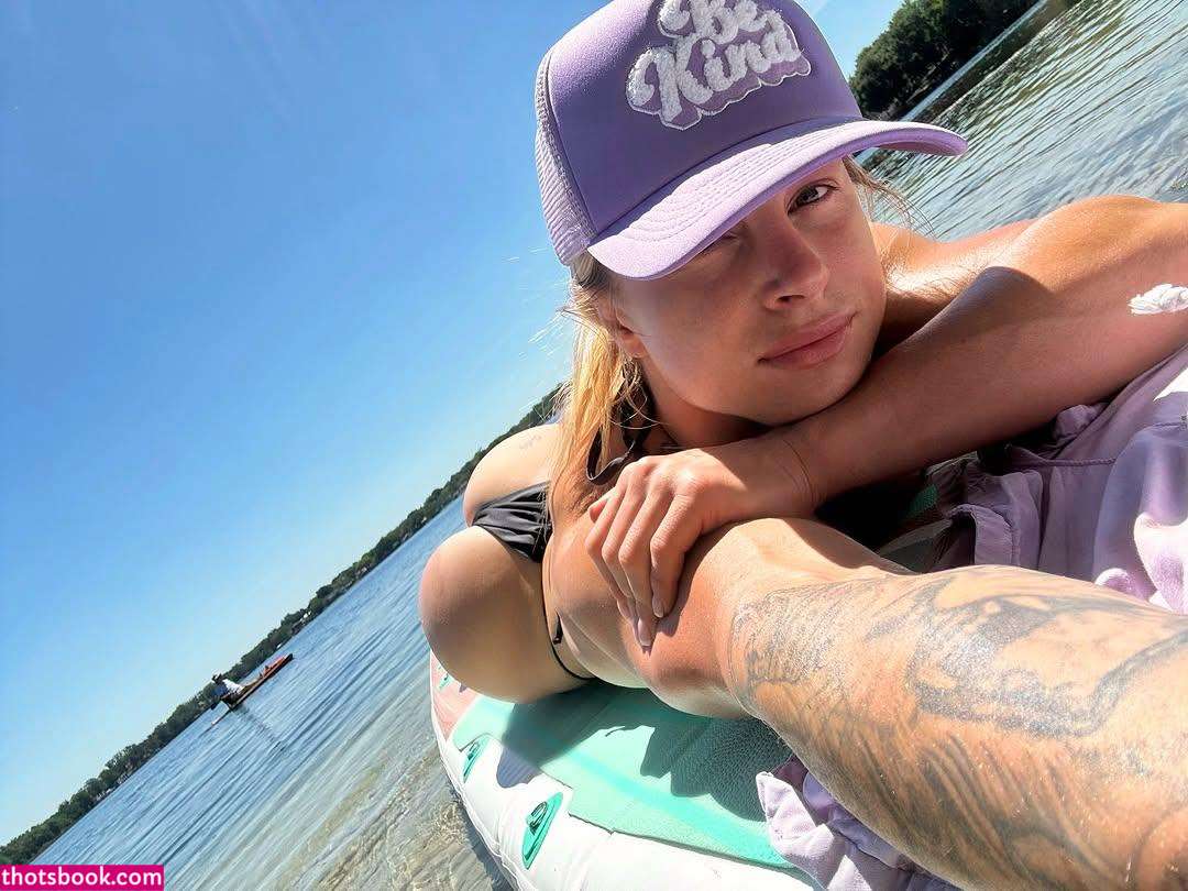 Hannah Goldy Photo #181