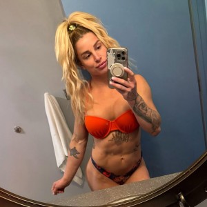 Hannah Goldy Post #34