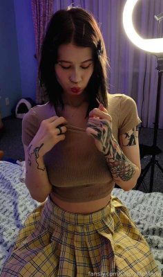 ChristyMeMeow Photo #38