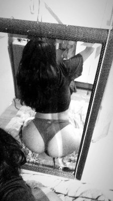 Andrea Yaraví Photo #7