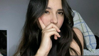Andrea Yaraví Photo #6