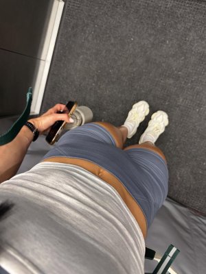 Desi Johnson Post #11