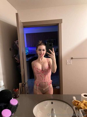 petitelacie Photo #34