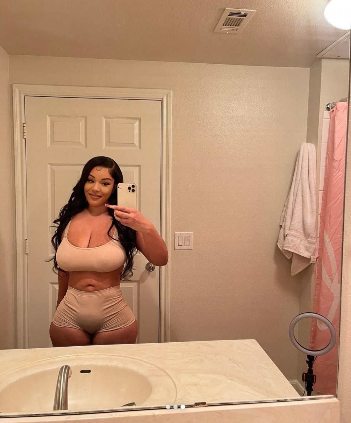 Selenealeche69 Photo #28